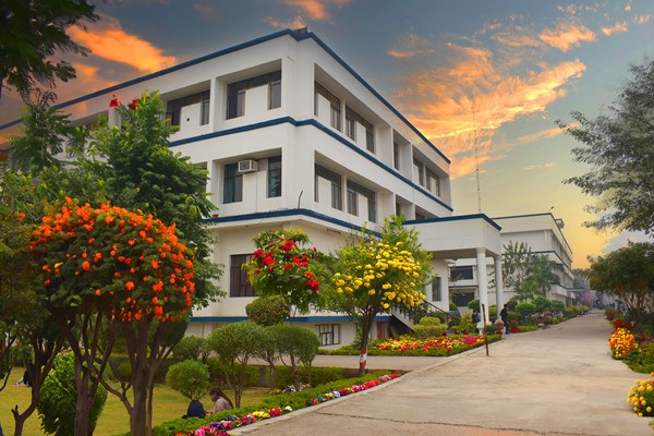 IAMR Group of Institutions [IAMR], Ghaziabad, About, Admission 2025, Courses, Fees, Placements, Infrastructure